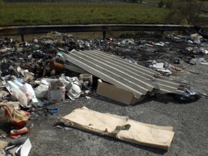 Discarica abusiva con eternit a Caivano sequestrata da volontari EMPA e Corpo Forestale