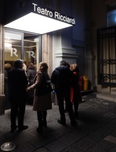 CAPUA Spettatori in entrata al Ricciardi (1)
